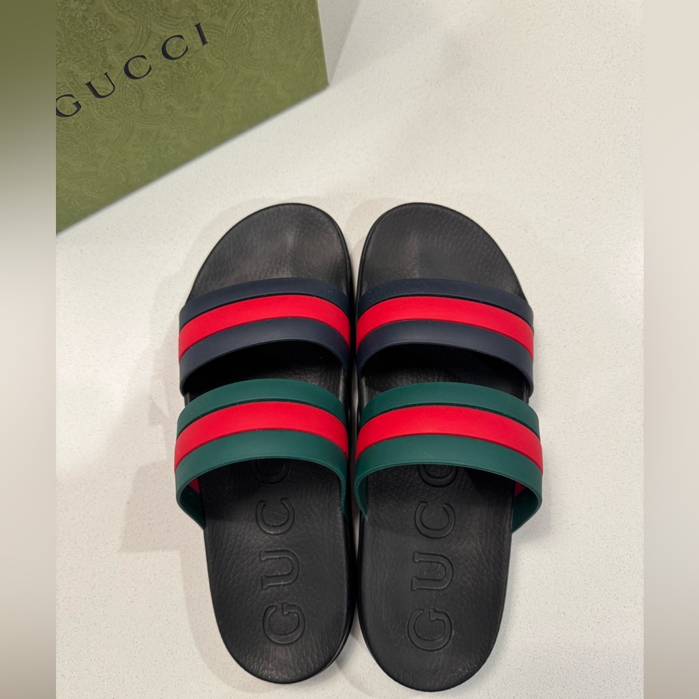 Gucci Black Sandals with Green and Red Stripes - Picture 2 of 4